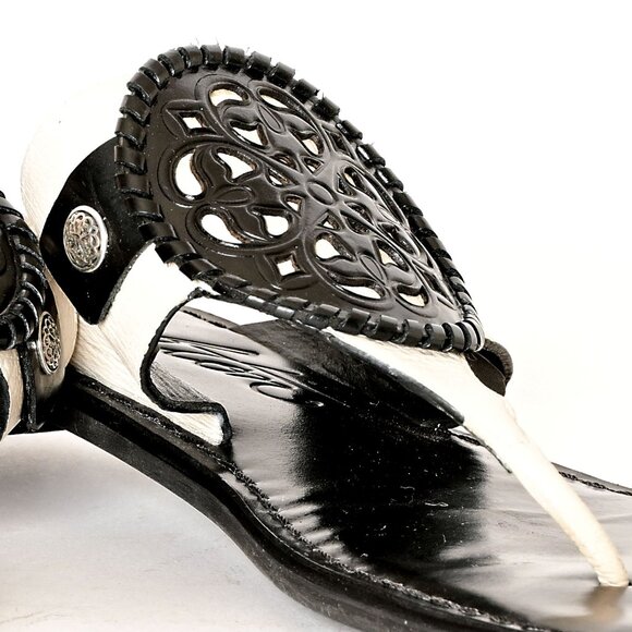 BRIGHTON Alexa Leather Brazilian Thong Sandals Black White Women’s 6.5 - Picture 9 of 10